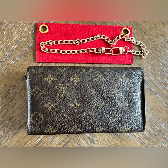 SOLD‼️‼️🍓🍉$155 Louis Vuitton Sarah International Long Wallet - Picture 6 of 16